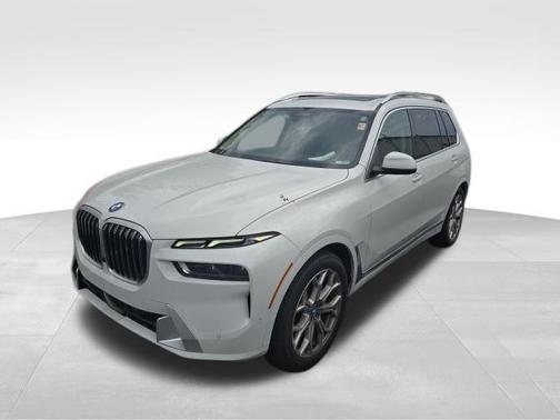 Alpine White 2023 BMW X7 xDrive40i