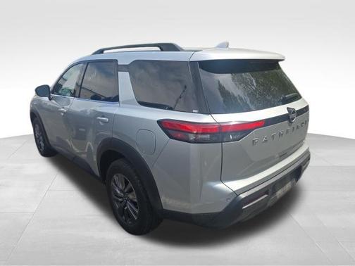 Brilliant Silver Metallic 2025 Nissan Pathfinder SV 4WD