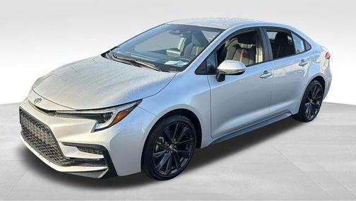 Classic Silver Metallic 2025 Toyota Corolla SE