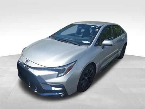Classic Silver Metallic 2025 Toyota Corolla SE