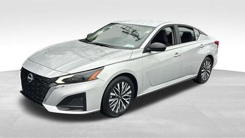 Brilliant Silver Metallic 2025 Nissan Altima 2.5 SV