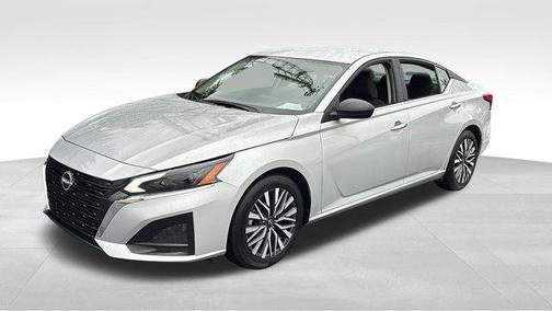 Brilliant Silver Metallic 2025 Nissan Altima 2.5 SV