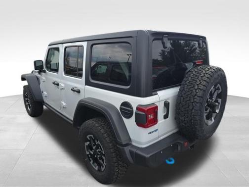Bright White Clearcoat 2025 Jeep Wrangler 4xe Rubicon