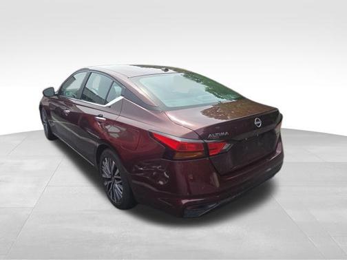 Garnet Pearl Metallic 2025 Nissan Altima 2.5 SV