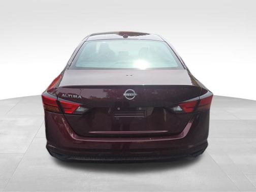 Garnet Pearl Metallic 2025 Nissan Altima 2.5 SV