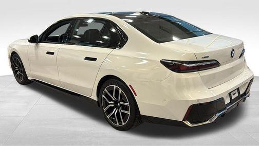 Alpine White 2025 BMW 740 xDrive