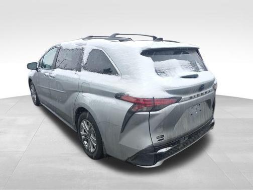 2023 Toyota Sienna XSE 7 Passenger