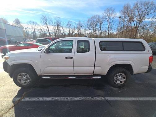 2016 Toyota Tacoma SR
