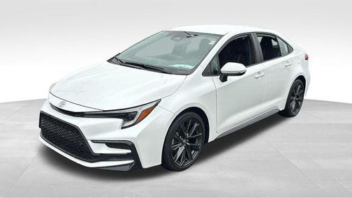Wind Chill Pearl 2025 Toyota Corolla SE