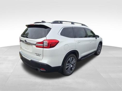 Crystal White Pearl 2021 Subaru Ascent Limited 7-Passenger