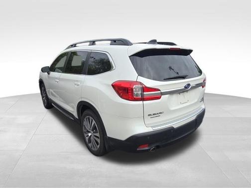 Crystal White Pearl 2021 Subaru Ascent Limited 7-Passenger