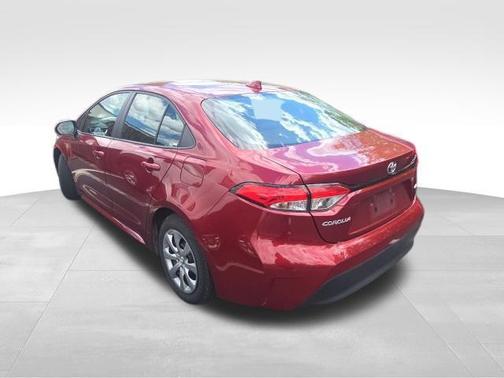 Ruby Flare Pearl 2025 Toyota Corolla LE