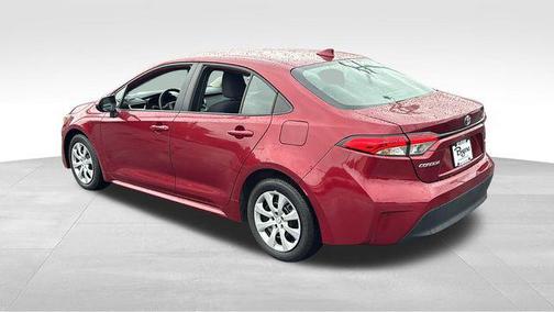 Ruby Flare Pearl 2025 Toyota Corolla LE