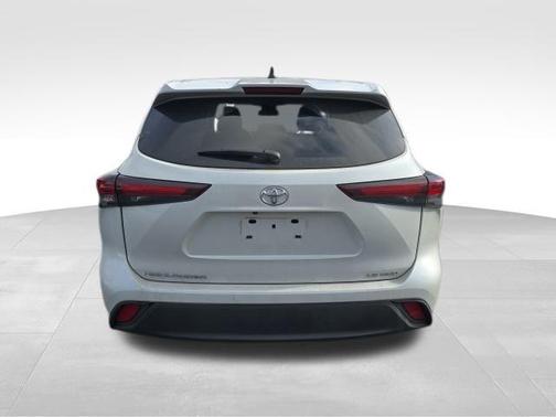 2025 Toyota Highlander LE