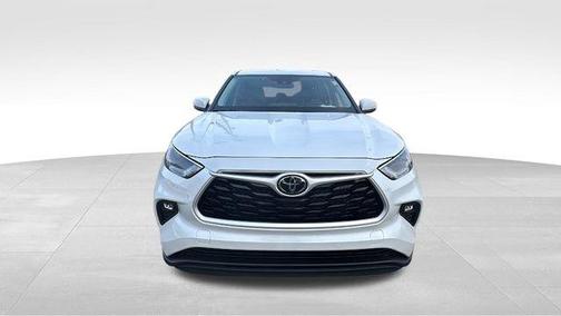 2025 Toyota Highlander LE