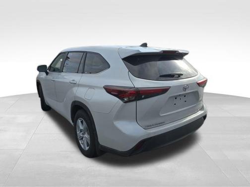 2025 Toyota Highlander LE