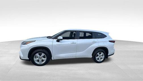 2025 Toyota Highlander LE