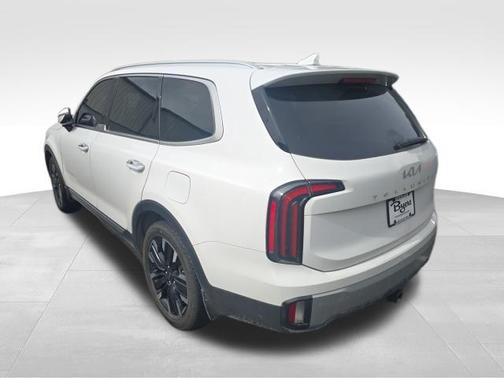 Glacial White Pearl 2023 Kia Telluride SX