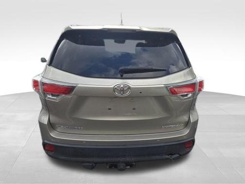 Creme Brulee 2014 Toyota Highlander Limited