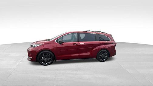 2024 Toyota Sienna XSE 7 Passenger