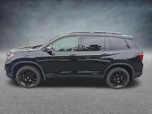 Crystal Black Pearl 2024 Honda Passport Black Edition