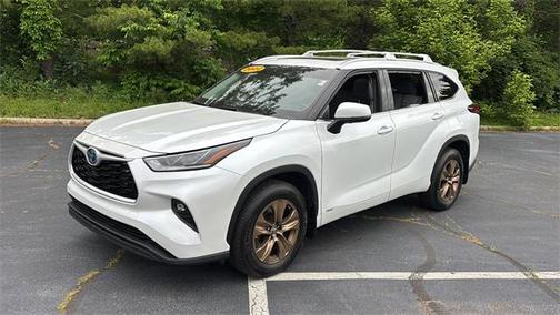 2022 Toyota Highlander Hybrid XLE