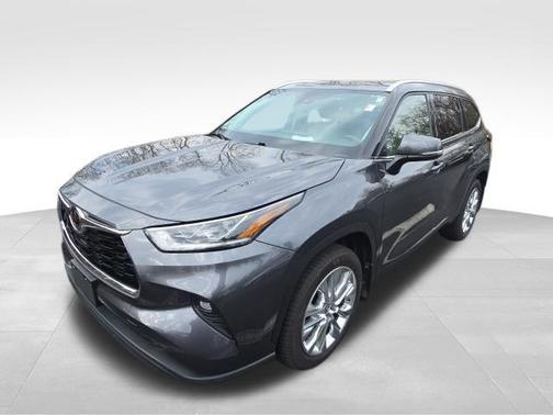 Magnetic Gray Metallic 2020 Toyota Highlander Limited