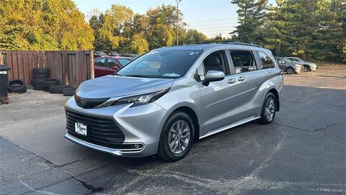 2024 Toyota Sienna XLE 7 Passenger