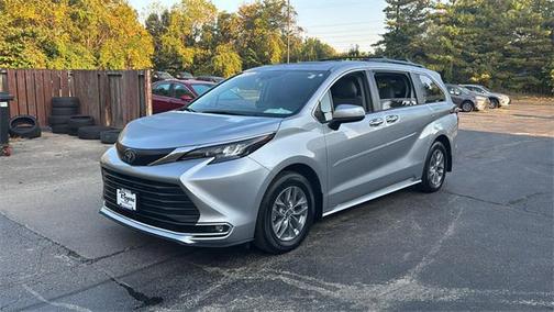 2024 Toyota Sienna XLE 7 Passenger
