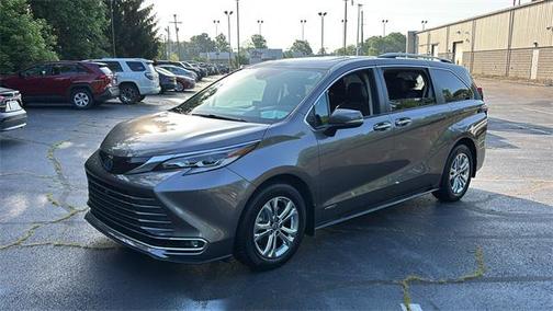 2021 Toyota Sienna Platinum 7 Passenger