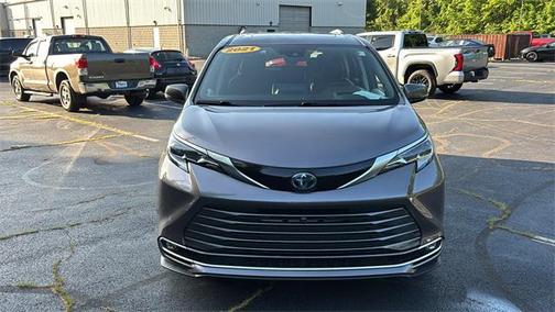 2021 Toyota Sienna Platinum 7 Passenger