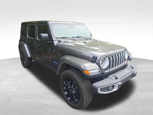 Granite Crystal Metallic Clearcoat 2025 Jeep Wrangler 4xe Sahara