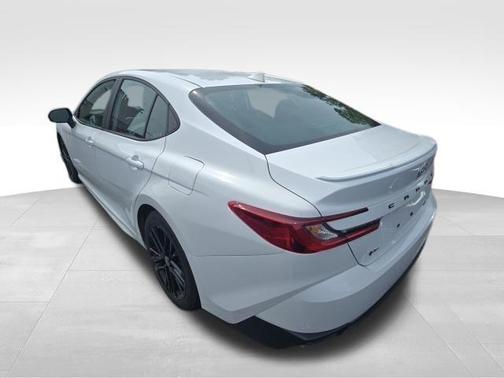 Ice Cap 2025 Toyota Camry SE
