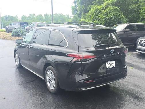 2023 Toyota Sienna Platinum 7 Passenger