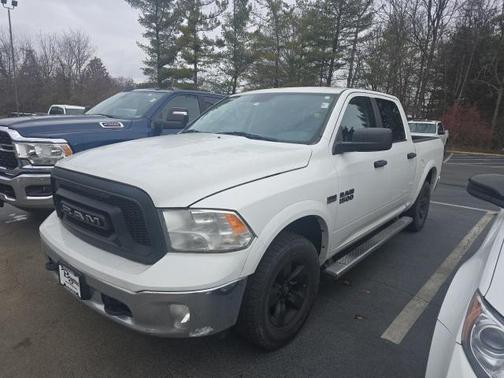 2016 RAM 1500 SLT