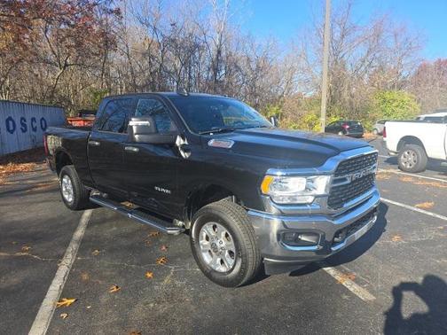 2024 RAM 2500 Big Horn Crew Cab 4x4 6'4' Box