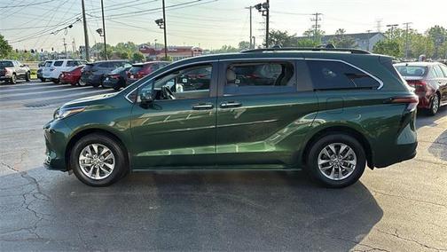 2023 Toyota Sienna XLE 7 Passenger