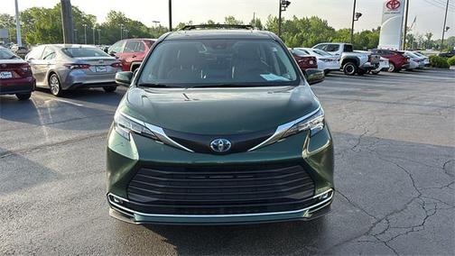 2023 Toyota Sienna XLE 7 Passenger