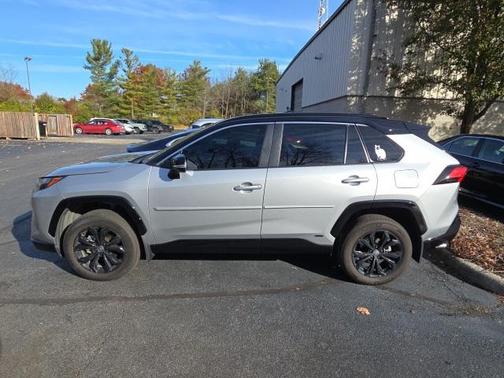 2024 Toyota RAV4 Hybrid SE