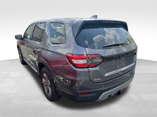 Charcoal 2024 Honda Pilot EX-L 7 Passenger