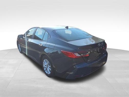 Underground 2025 Toyota Camry LE