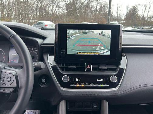2024 Toyota Corolla Cross LE