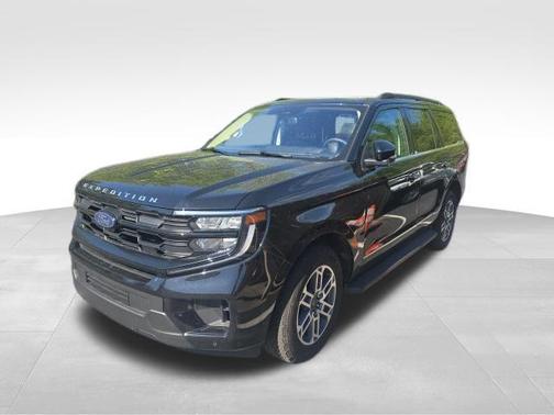 Black Metallic 2025 Ford Expedition Active