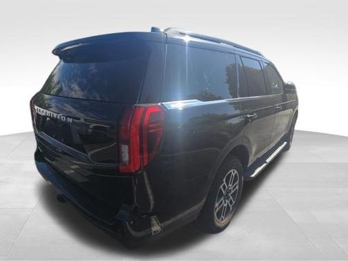 Black Metallic 2025 Ford Expedition Active
