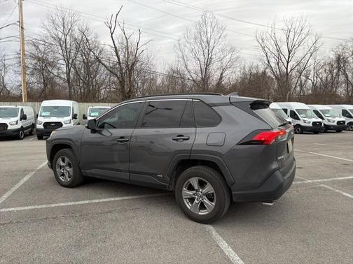 2022 Toyota RAV4 Hybrid XLE