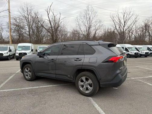 2022 Toyota RAV4 Hybrid XLE