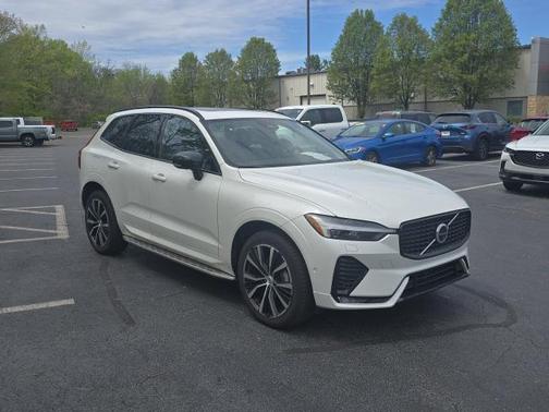 2024 Volvo XC60 B5 Plus Dark Theme