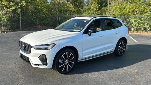 2024 Volvo XC60 B5 Plus Dark Theme