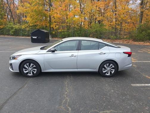 2024 Nissan Altima S FWD