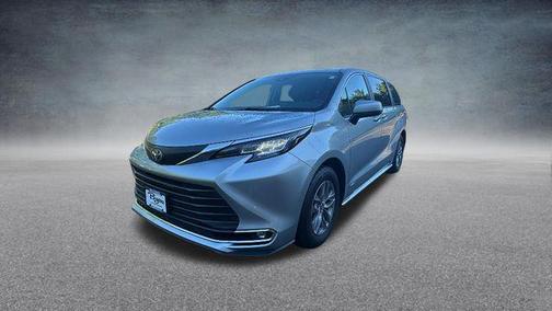 Celestial Silver Metallic 2021 Toyota Sienna XLE 8 Passenger